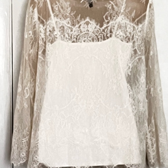 🤑Buy 3 for $15 🎈White House black market Sz M Lace  cream dressy top blouse - Picture 8 of 16